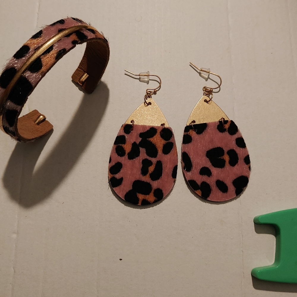 ❗MOTHER'S DAY ❗2pcs Faux Fur Bracelet And Earring Sets